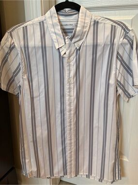 Abercrombie & Fitch White and Gray Striped Short-Sleeve Button-Down Shirt